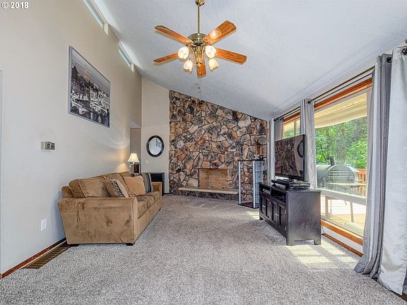 5th image of 5605 NE 232nd St
