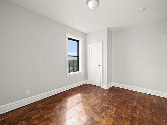 4th image of 118 Corbin Ave APT 402