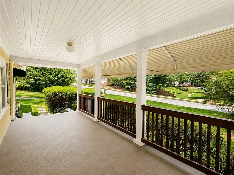 1360 Cunningham Rd SW — Photo 5