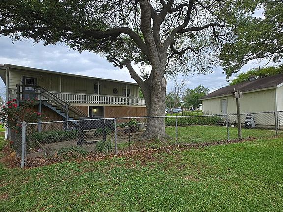 2nd image of 212 Water Ridge Dr