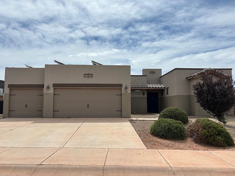 1st image of 935 Datura Dr