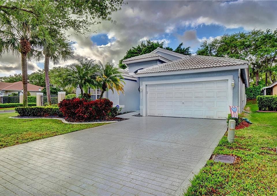1st image of 6014 NW 75th Ct