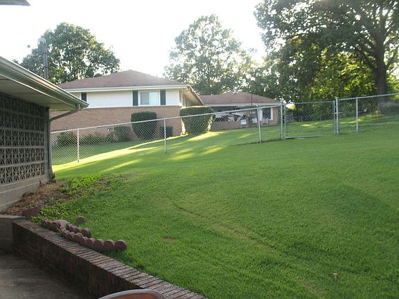 3rd image of 316 Lawrence Dr
