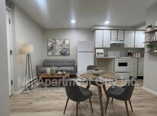 252 Main St W, Hamilton, ON L8P 1J6