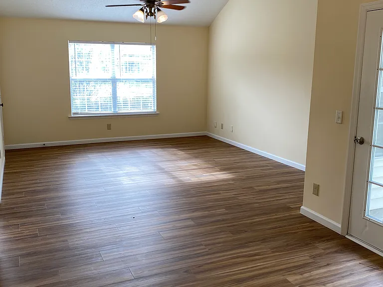 3045 Rushing St — Photo 4