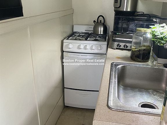 27 Bay State Rd. #4R Boston - Kenmore Unit Photo 6 (1)