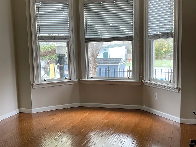 35A Capp St #A — Photo 10