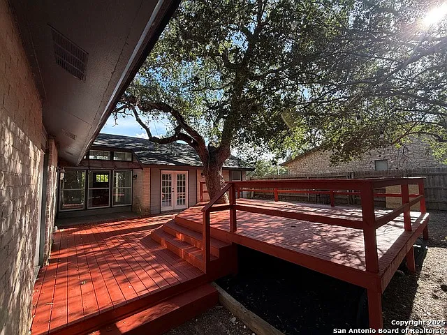 3 bed, 2.0 bath, 1820 sqft, $2,400 — Photo 3