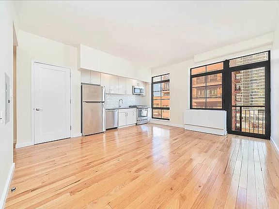 2nd image of 2211 3rd Ave #5C