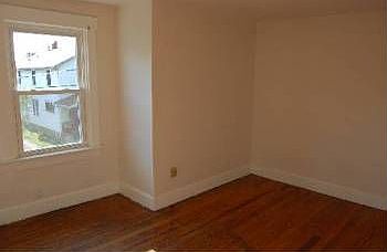 5th image of 154 S Hedges St
