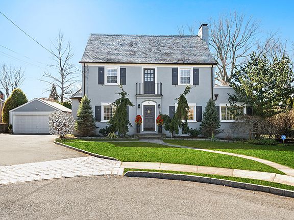 6 Circle Hill Road