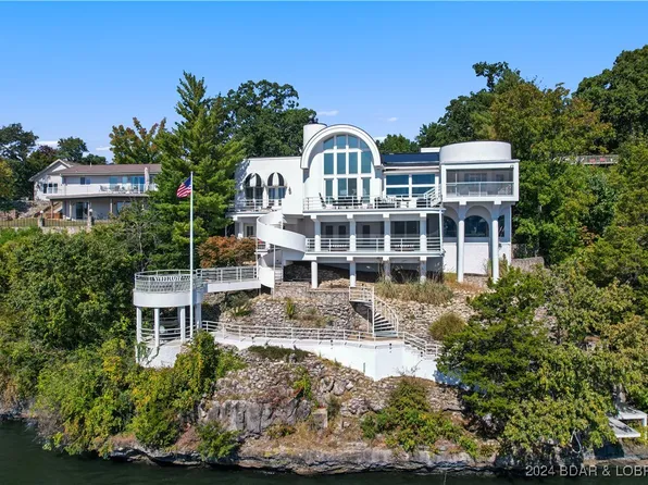 648 Black Hawk Dr, Lake Ozark, MO 65049