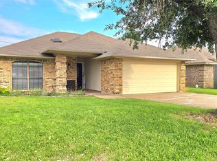 6301 Lotus Dr, Arlington, TX 76001