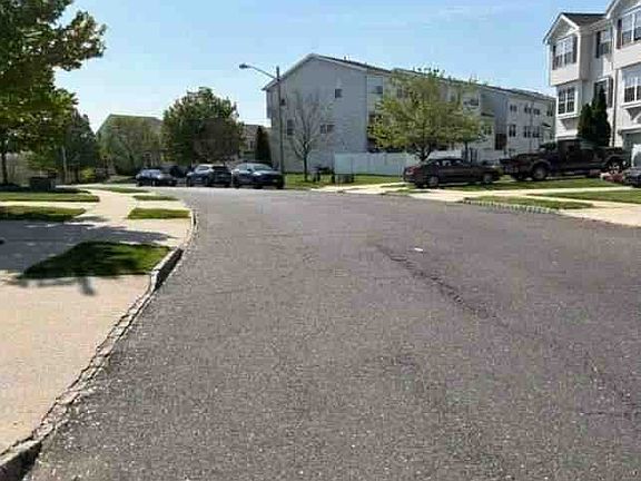 5th image of 1012 Moore Rd