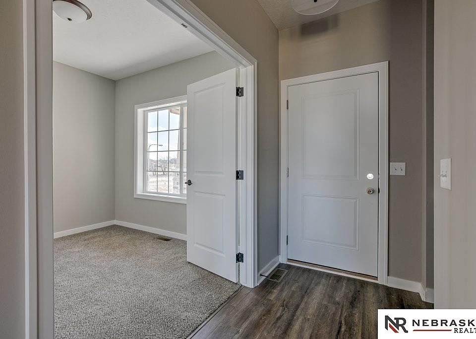 11330 Portage Cir, Papillion, NE 68046 MLS 22317586 Zillow