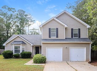 426 Pecan Wood Cir, Fairburn, GA 30213
