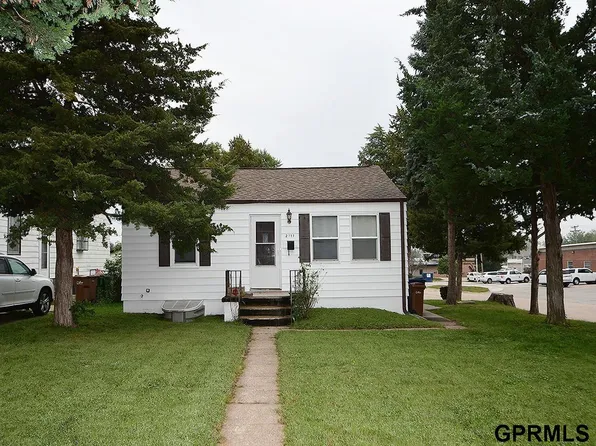 2111 Washington St, Bellevue, NE 68005