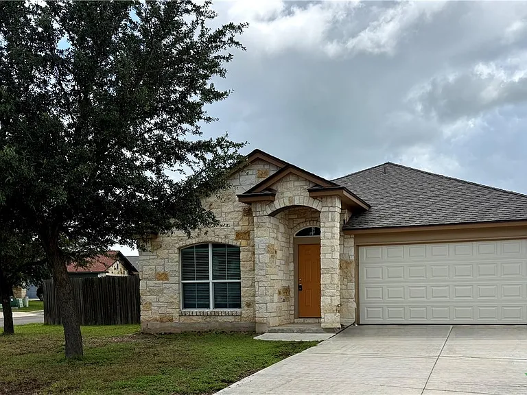 101 Salas Dr — Photo 1
