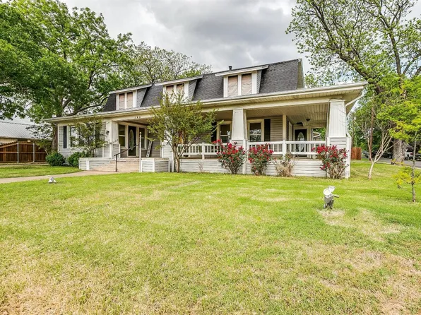 109 S 3rd St, Grandview, TX 76050