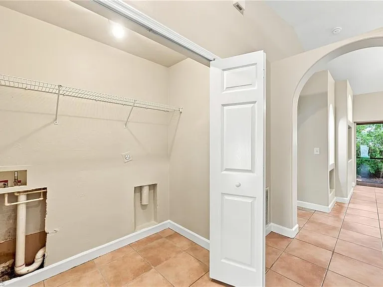 4438 Pine Lake Rd — Photo 3