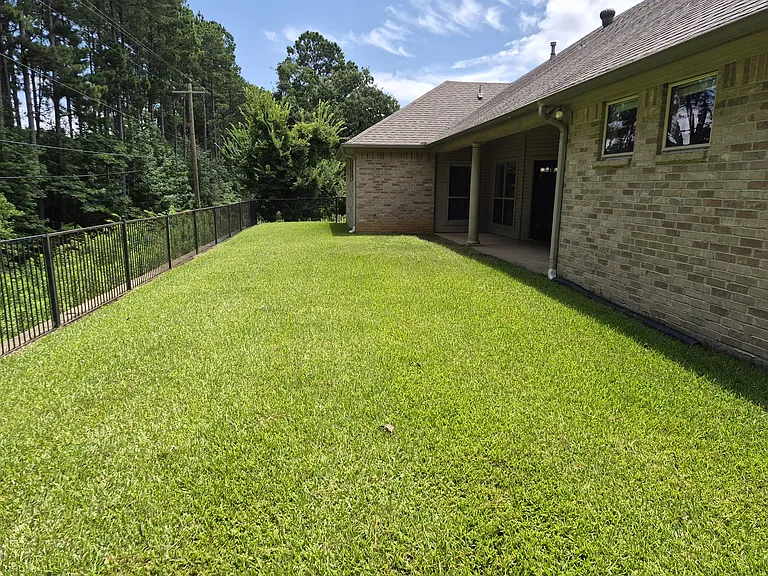 1103 Tiffany Ln — Photo 24