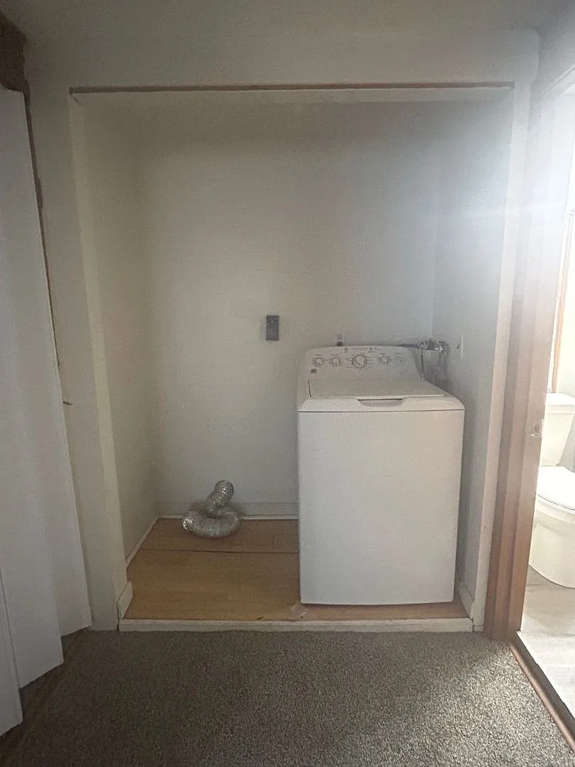 Charming 3-Bedroom Single Family Property in Prime Location — Photo 3