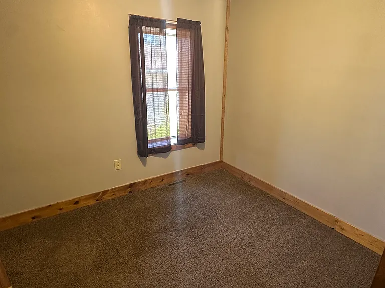 7 S Peach Ave — Photo 6