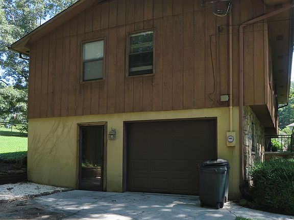 4th image of 201 Oakwood Dr