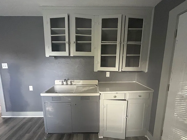 4019 Newark Ave — Photo 17