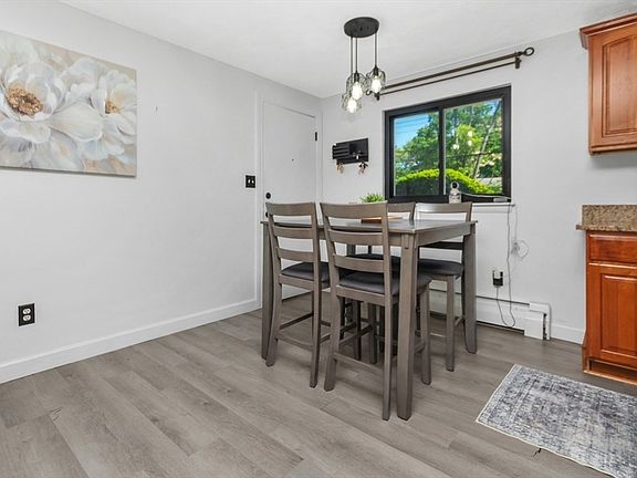 4th image of 108 Bishop Dr Unit 108
