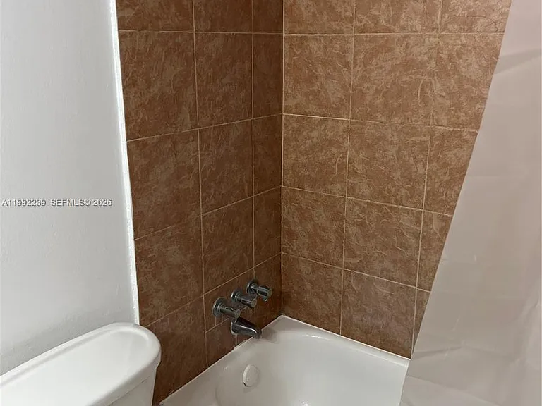 1801 S Treasure Dr #512A — Photo 10