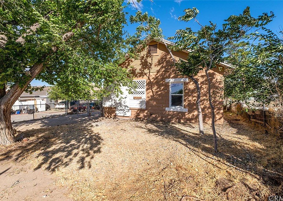 1st image of 15565 4th St