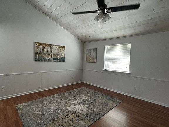 4th image of 126 Honeysuckle Dr