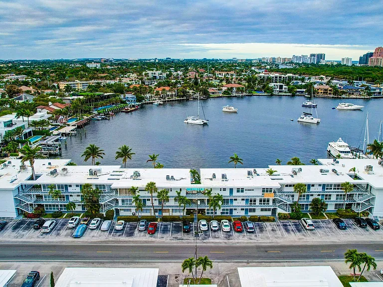 2727 Yacht Club Blvd #2A — Photo 2