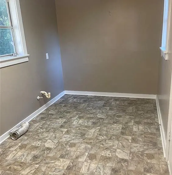 615 Mohawk St — Photo 16