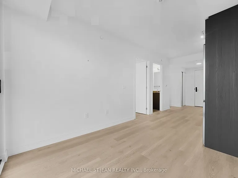 1 Jarvis St #726 — Photo 18