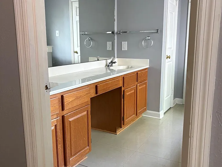 3523 Kings Mountain Dr — Photo 12