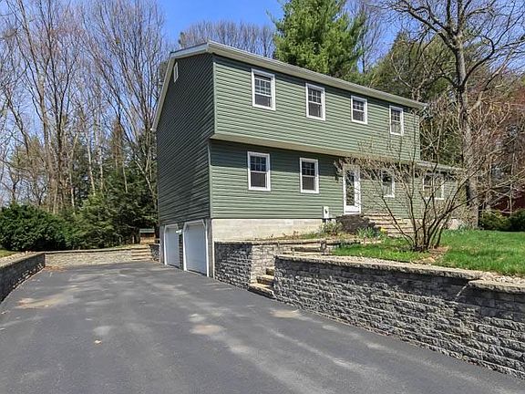 2nd image of 13 Hemlock Dr