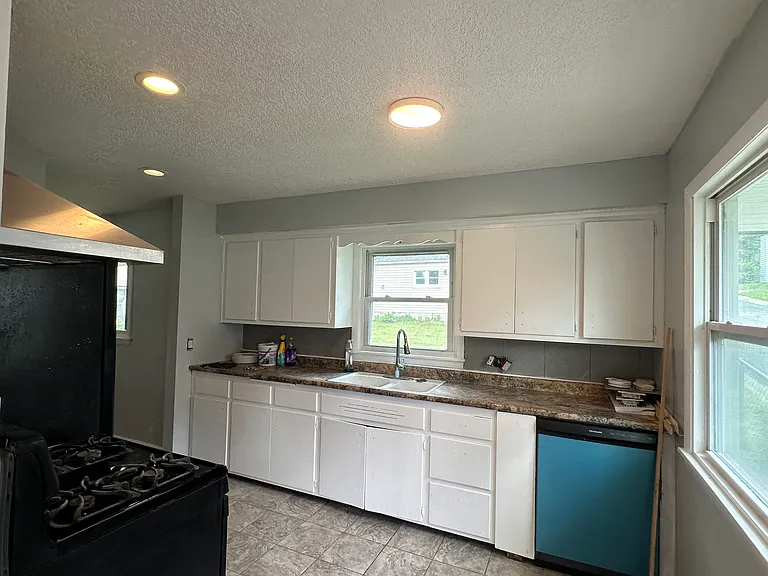 4701 University Ave NE — Photo 3