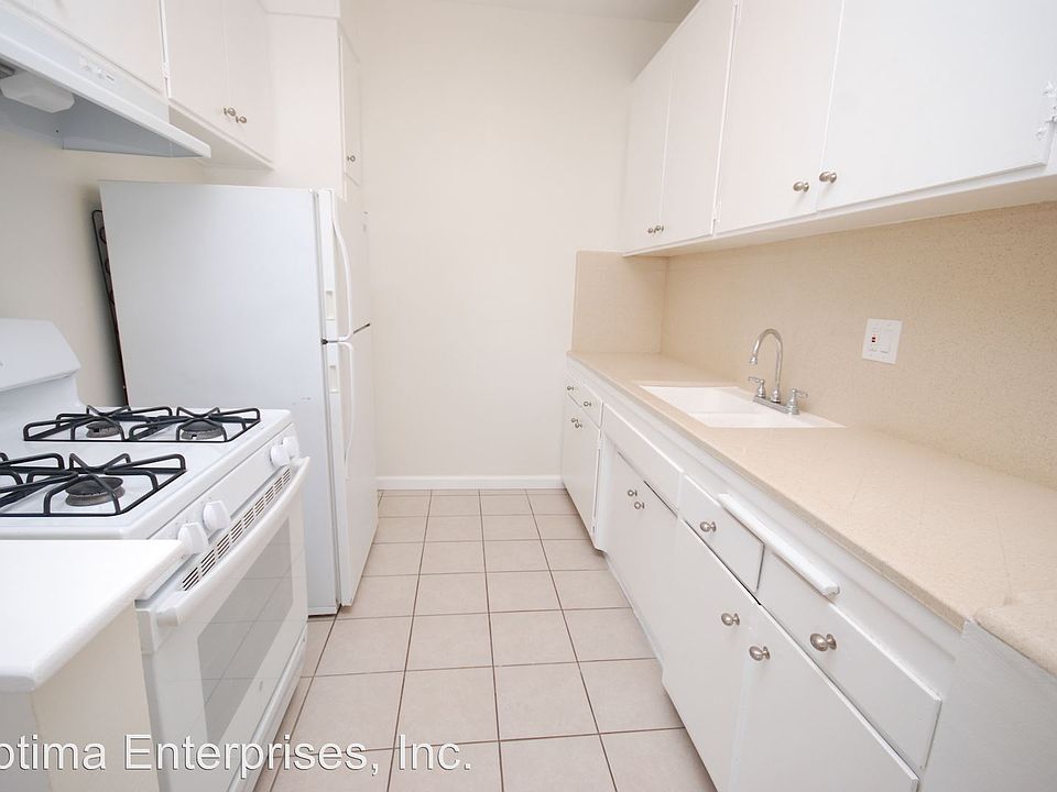 1st image of 1051 N Ogden Dr APT 09