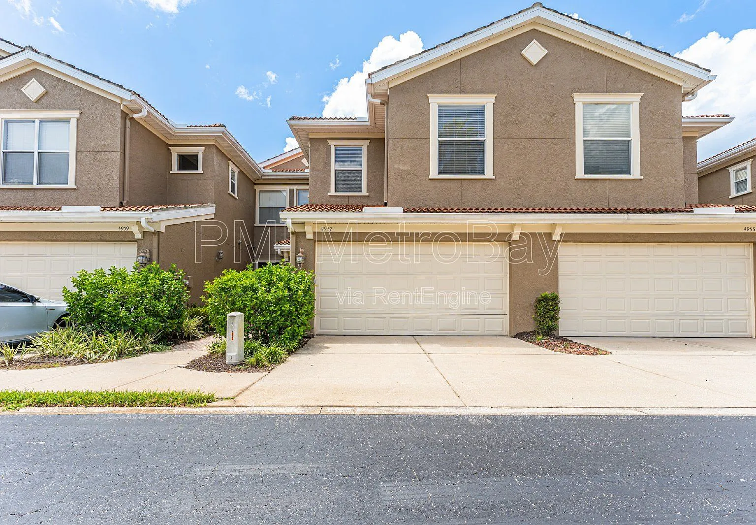 3 bed, 2.5 bath, 2242 sqft, $2,800 — Photo 1