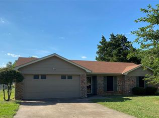 1022 Princeton Pl, Cleburne, TX 76033