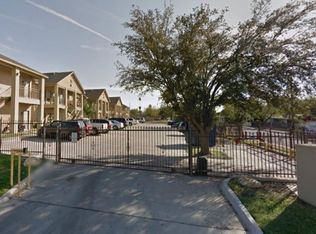 2201 E Travis St APT 205, Laredo, TX 78043