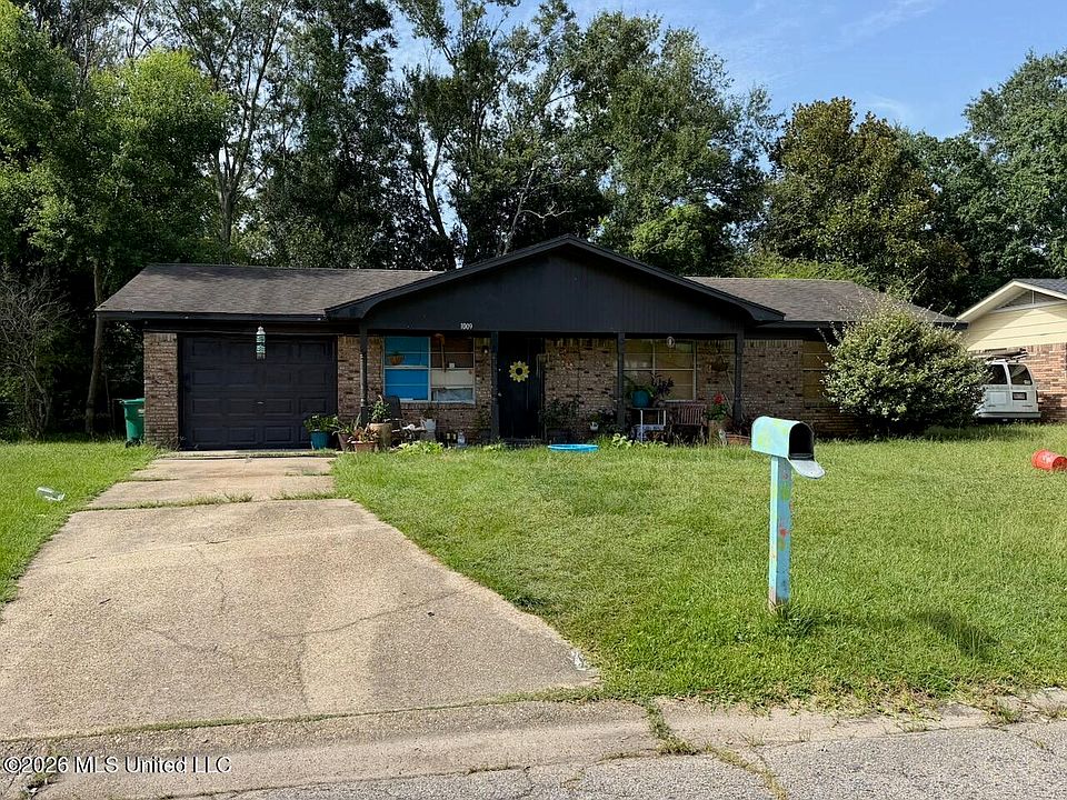 1st image of 1009 Shirley Dr