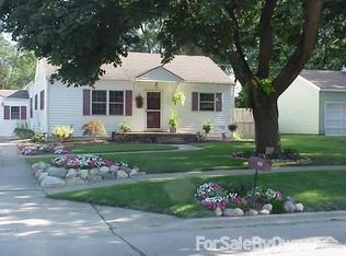 305 W Church St, Savoy, IL