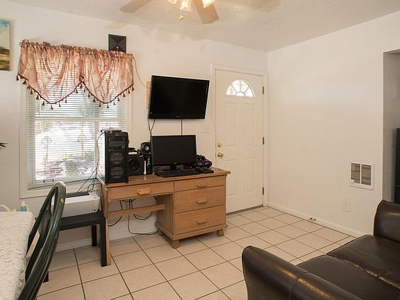 3rd image of 705 Flora St