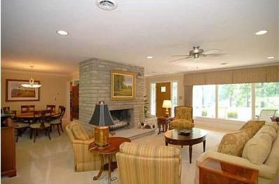 3rd image of 3893 Riverview Dr