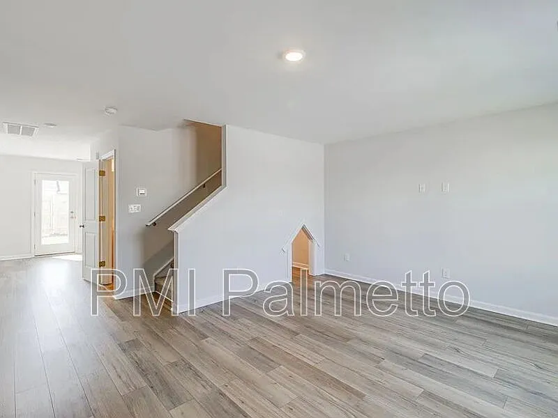 3 bed, 2.5 bath, 1288 sqft, $2,000 — Photo 4