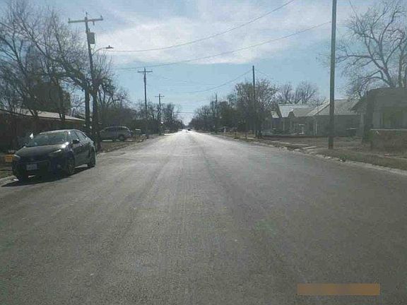 3rd image of 412 N Camp St