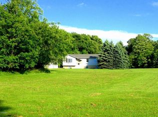 82 King Arthurs Ct, Honesdale, PA 18431